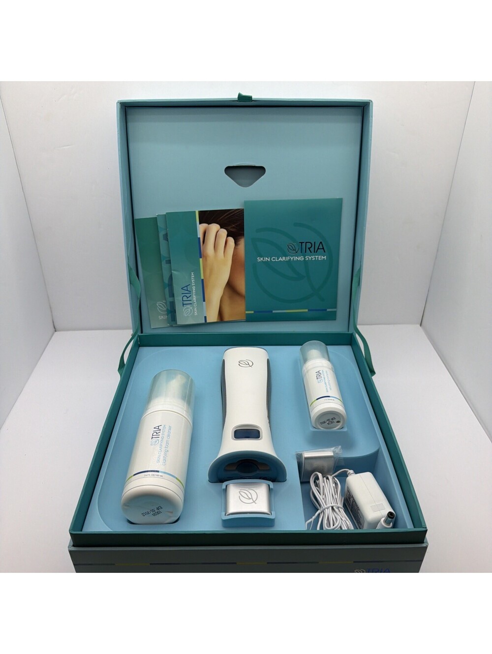 Tria Beauty - Skin Clarifying System Kit…Clean Skin/Acne…Handheld Device